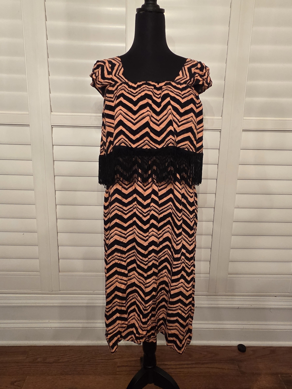 Rue21 Chevron Fringe Midi Dress in Peach and Black Size L